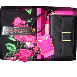 NWT Betsey Johnson scarf & wallet gift box